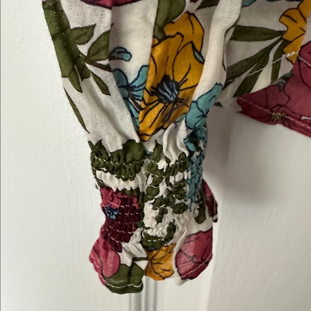 Spring Flowered top - Picture 3 of 5